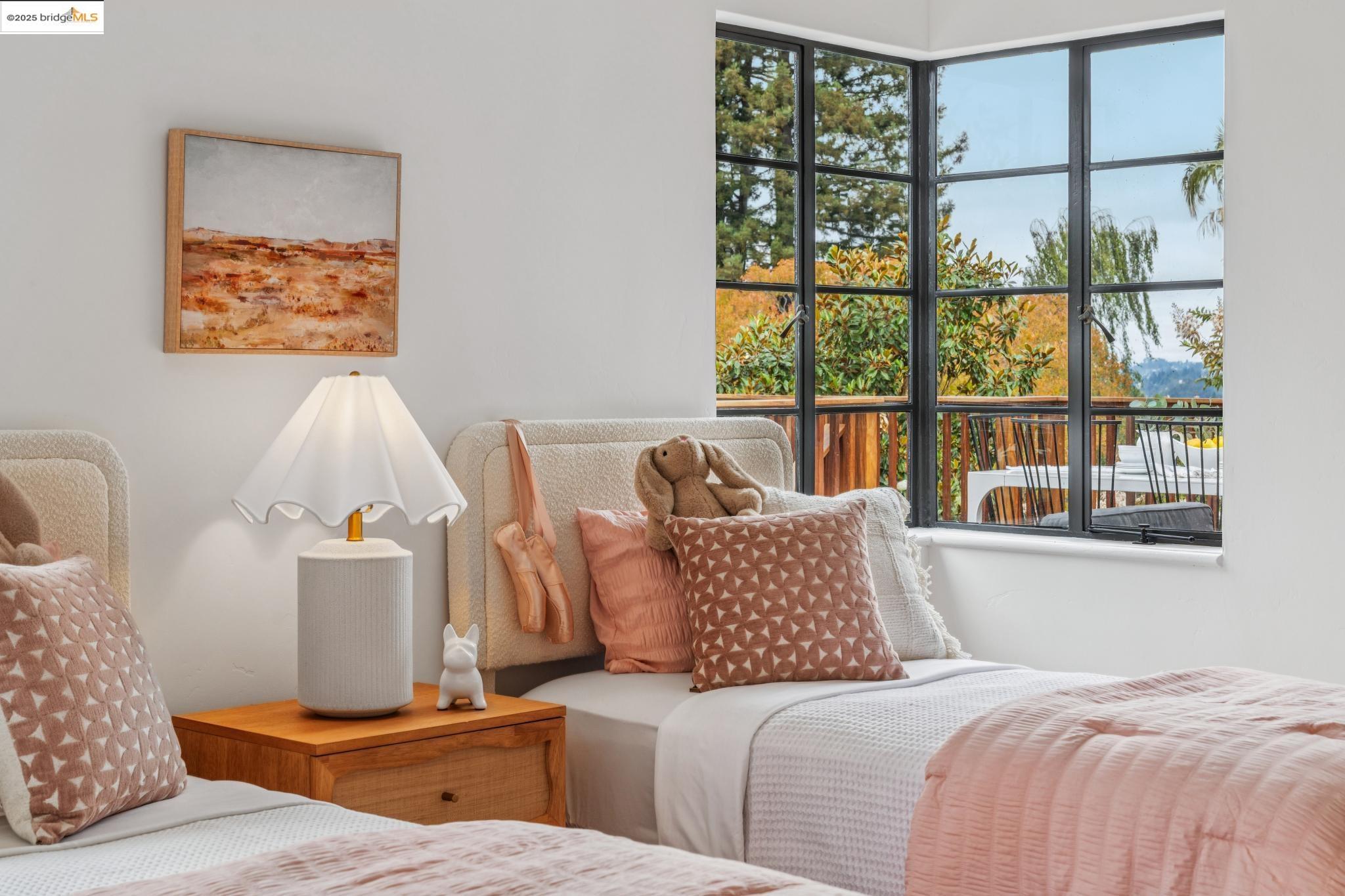 5207 Masonic Avenue Oakland, CA 94618 - Photo 32 of 55