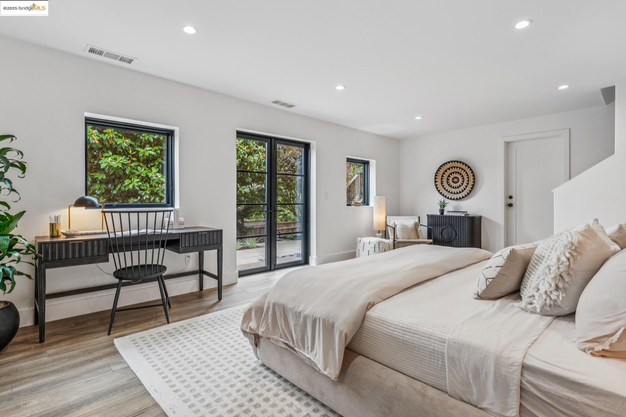 5207 Masonic Avenue Oakland, CA 94618 - Photo 34 of 55