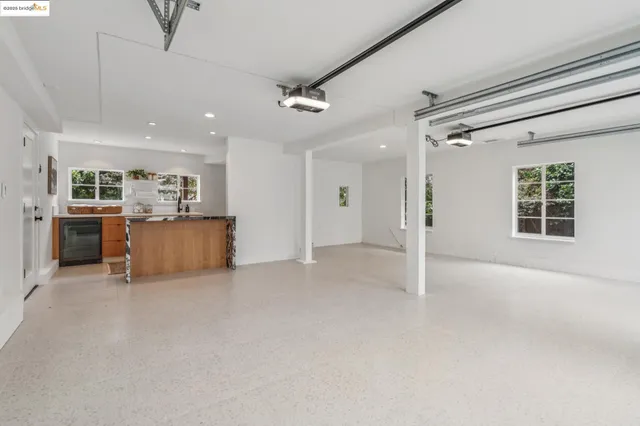 $1,695,000 | 5207 Masonic Avenue, Oakland, CA 94618