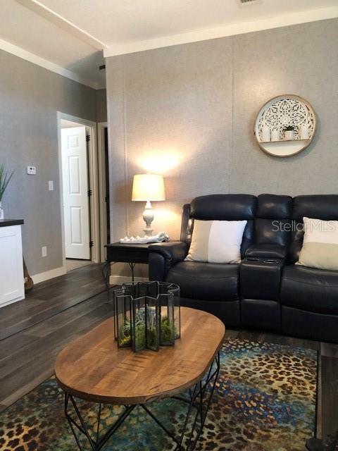 101 Tomahawk Road Hawthorne, FL 32640 - Photo 14 of 25 a living room with furniture and a table