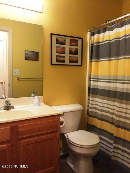 5828 County Line Road New Bern, NC 28562 - Photo 14 of 20 5828 County Line21-HALL BATH (2)