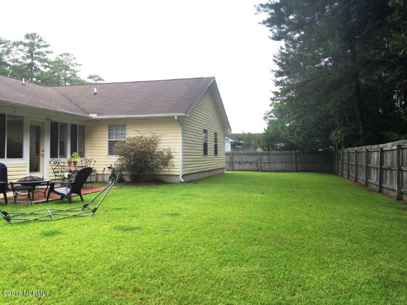5828 County Line Road New Bern, NC 28562 - Photo 17 of 20 5828 County Line24-HUGE FENCED YARD WITH