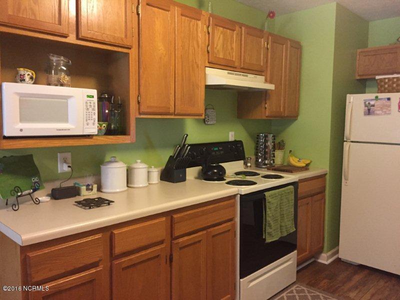 5828 County Line Road New Bern, NC 28562 - Photo 2 of 20 5828 County Line10-LOTS OF STORAGE (2)