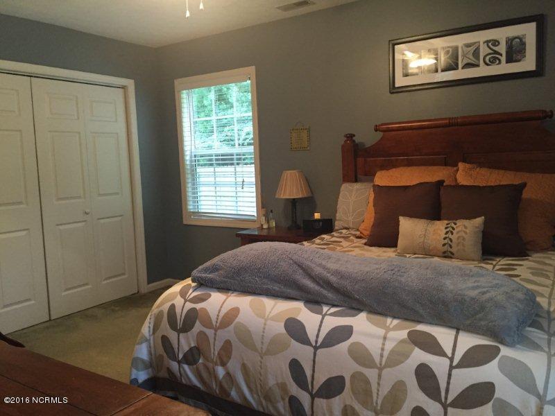 5828 County Line Road New Bern, NC 28562 - Photo 9 of 20 5828 County Line17-WITH LARGE CLOSETS (2