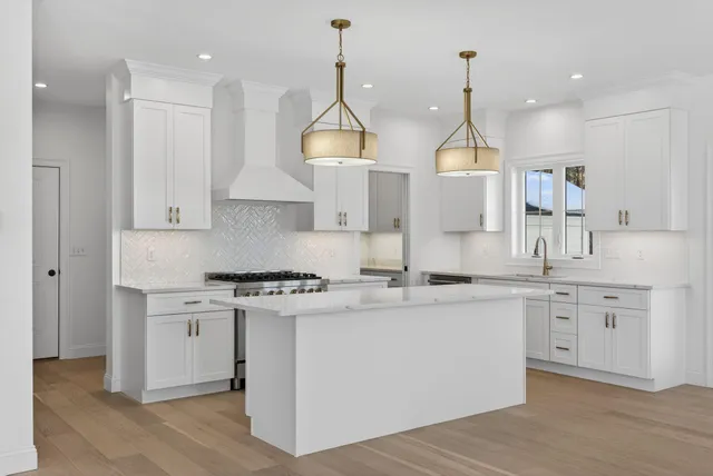 $999,500 | 118 Lufkin Road, North Yarmouth, ME 04097