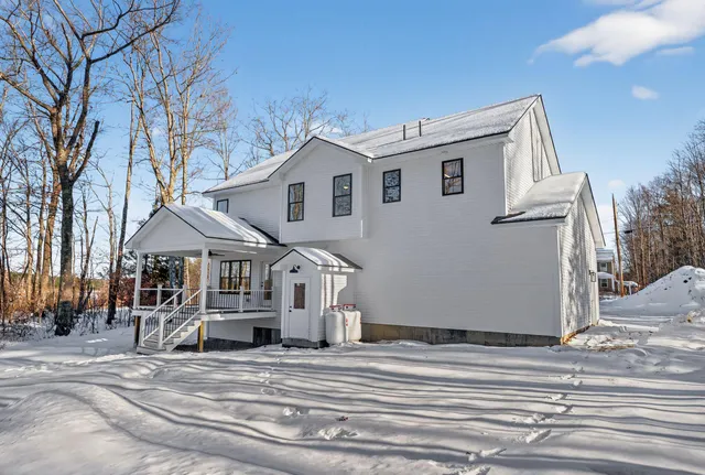 $999,500 | 118 Lufkin Road, North Yarmouth, ME 04097