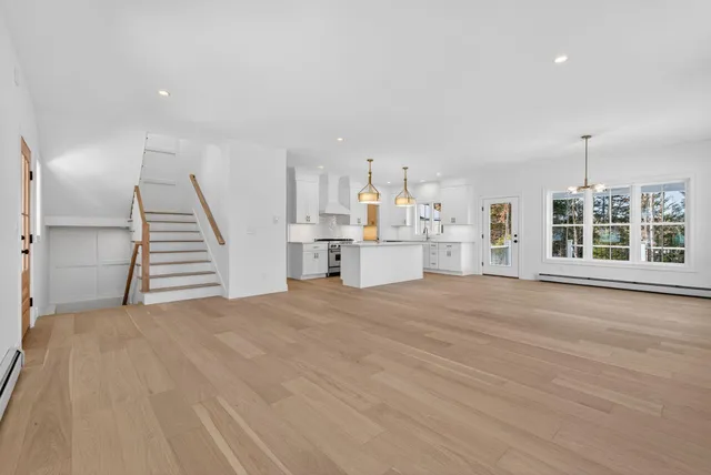 $999,500 | 118 Lufkin Road, North Yarmouth, ME 04097