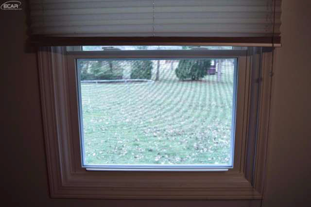 6220 Fenton Road Flint, MI 48507 - Photo 28 of 32 21116343-27.JPG