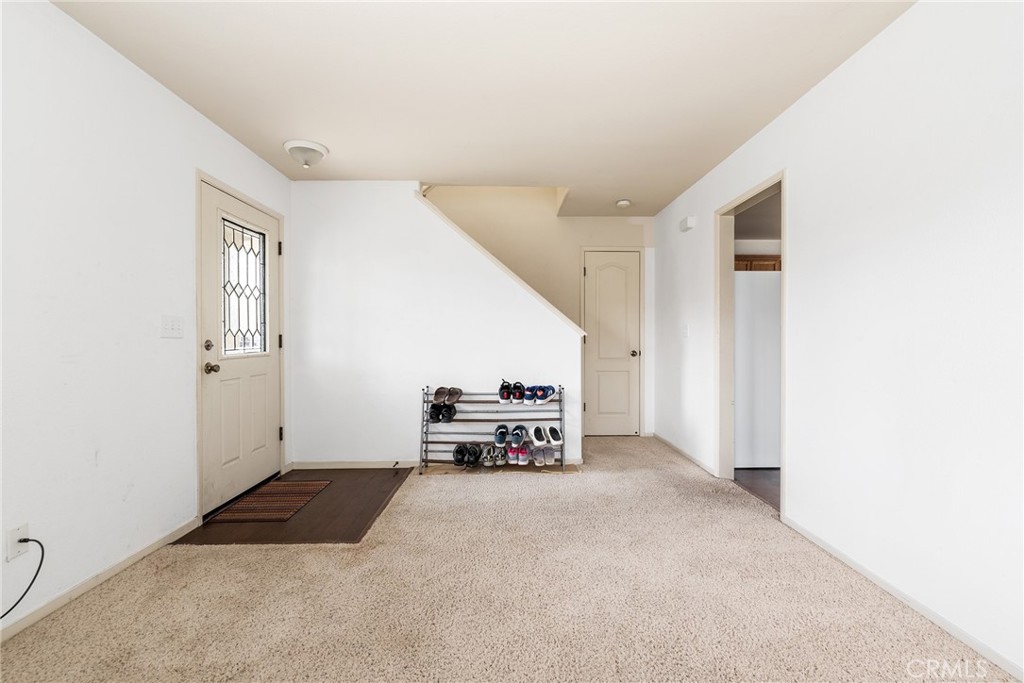 4357 Mathias Way Merced, CA 95348 - Photo 6 of 32 a view of a livingroom with furniture