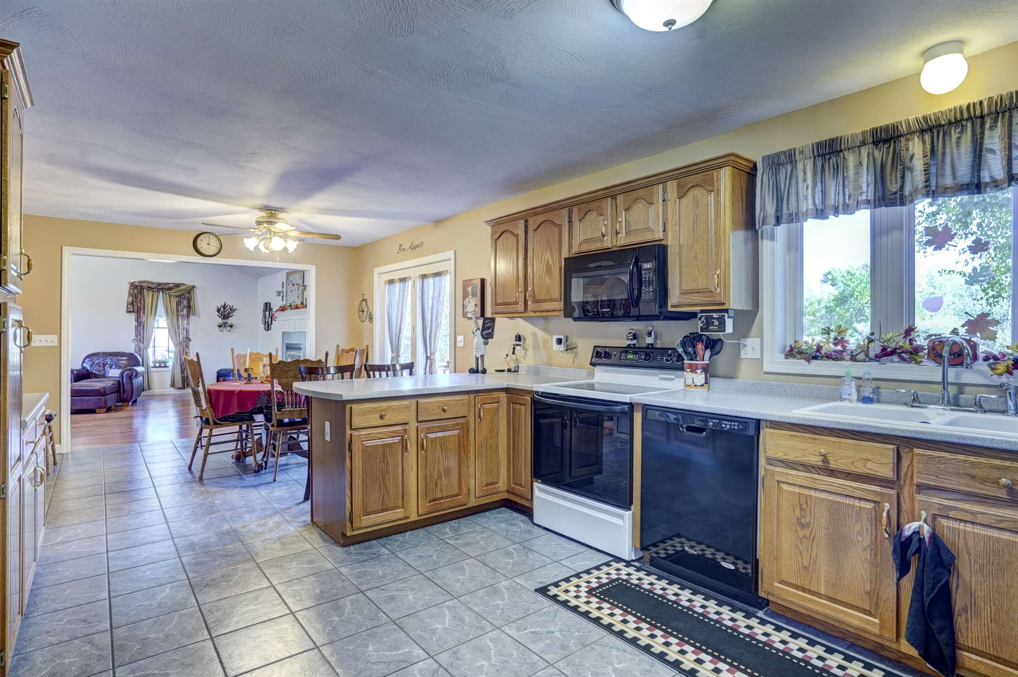 12 Stonehedge Road Windham, NH 03087 - Photo 7 of 38