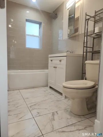 $1,900 | 83 Vernon Street, Unit 1, Waterbury, CT 06708