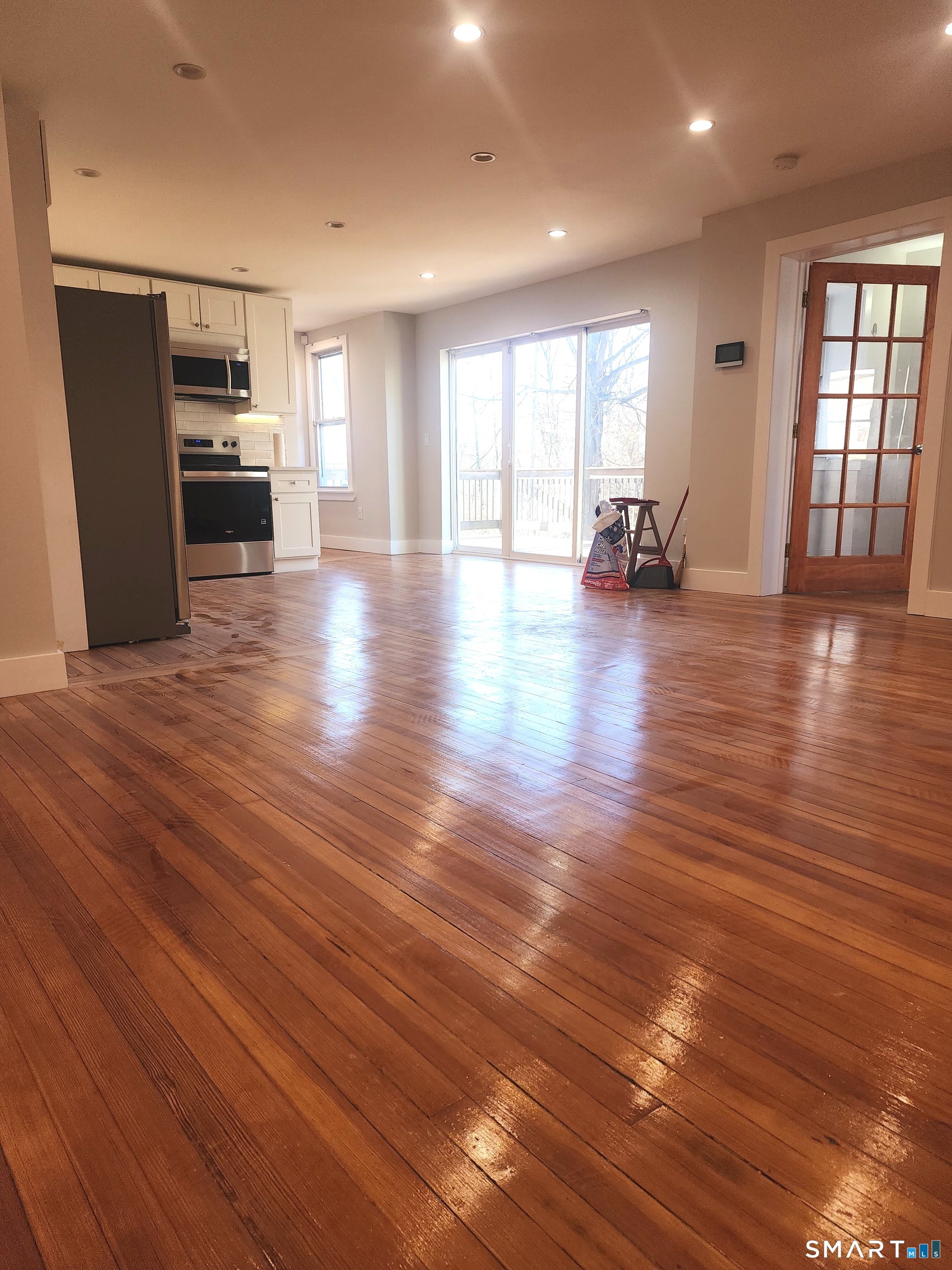 83 Vernon Street, Unit 1 Waterbury, CT 06708 - Photo 2 of 12