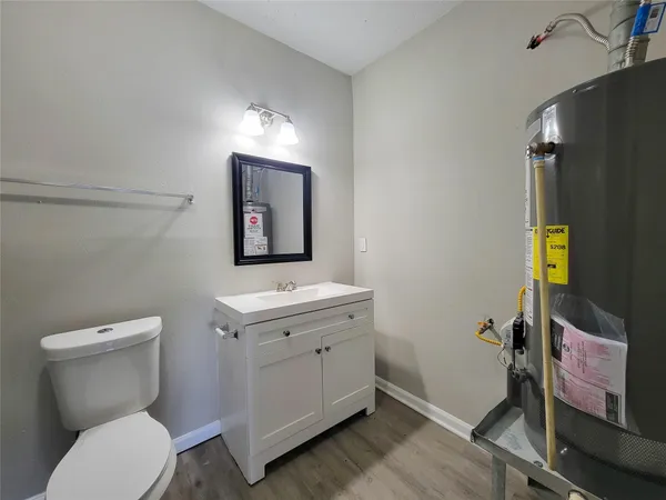 $1,650 | 4909 Holloway Drive, Houston, TX 77048