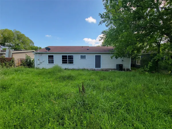 $1,650 | 4909 Holloway Drive, Houston, TX 77048