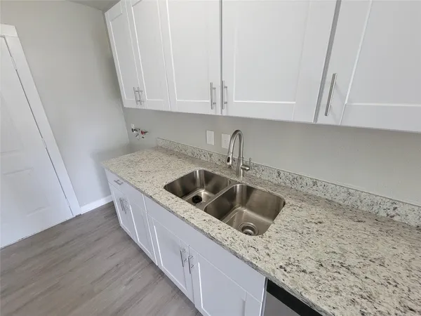 $1,650 | 4909 Holloway Drive, Houston, TX 77048