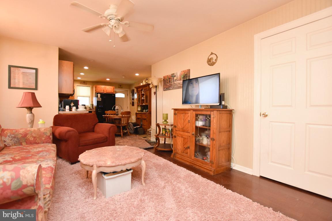 265 Hooker Street Riverside, NJ 08075 - Photo 17 of 29 Downstairs Unit Living Room/Kitchen
