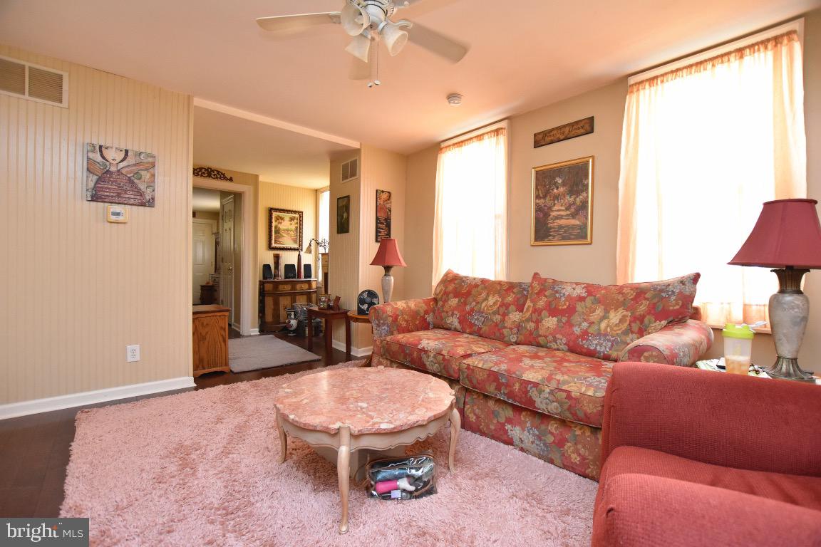 265 Hooker Street Riverside, NJ 08075 - Photo 18 of 29 Downstairs Unit Living Room