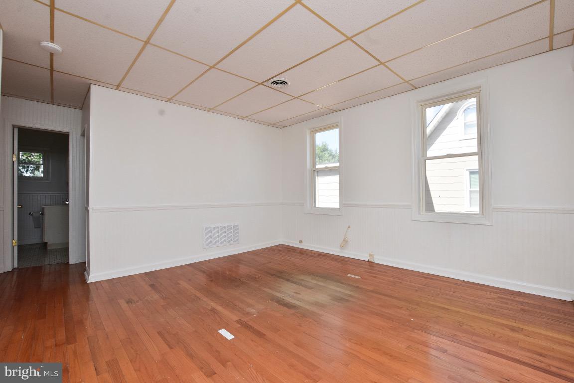 265 Hooker Street Riverside, NJ 08075 - Photo 8 of 29 Upstairs Unit