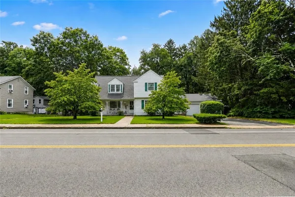 $599,000 | 61 Knotty Oak Road, Coventry, RI 02816