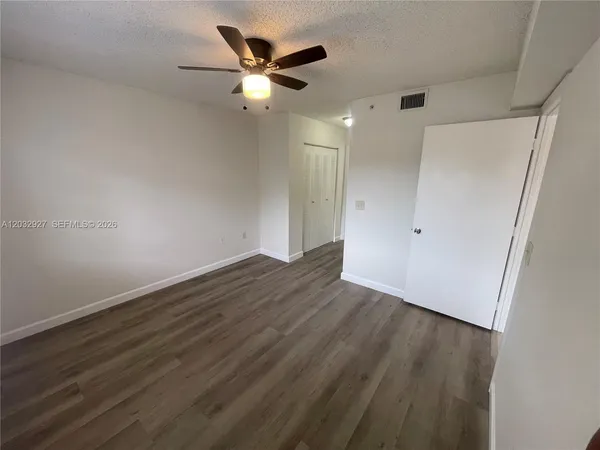 $1,090 | 4155 Haverhill Road, Unit 1402, West Palm Beach, FL 33417