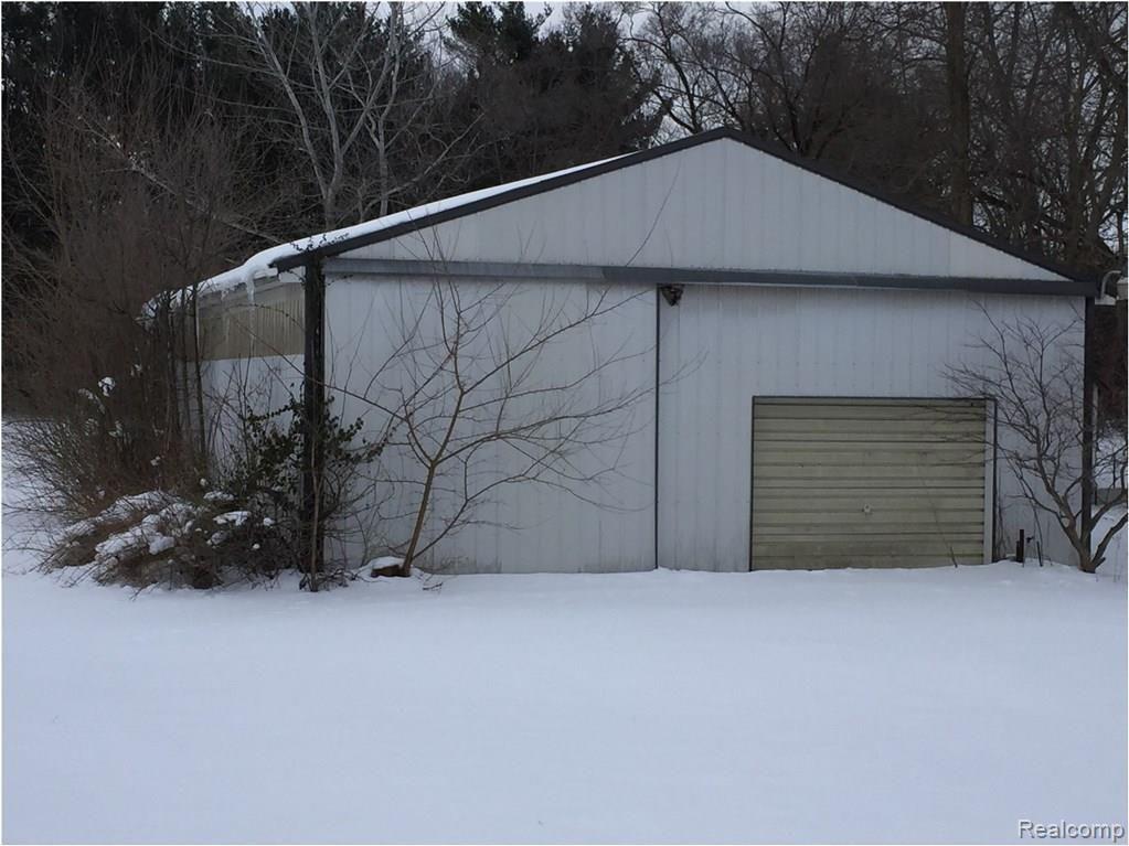 1314 East Caro Road Caro, MI 48723 - Photo 2 of 2 1314 pole building.jpg