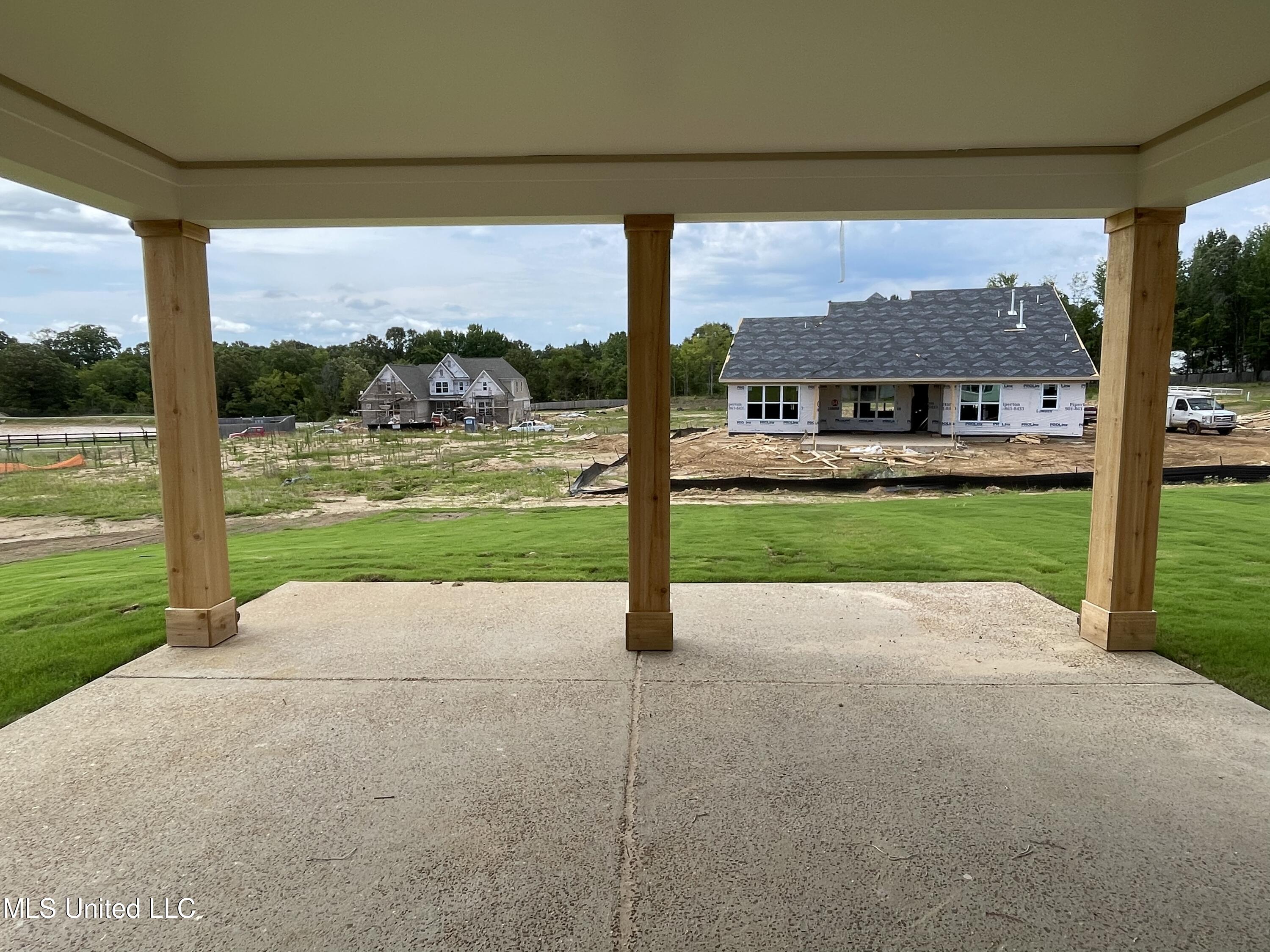 9573 Pk Trl Road Olive Branch, MS 38654 - Photo 3 of 19 95ED9367-56F7-4160-9D48-81C326545516