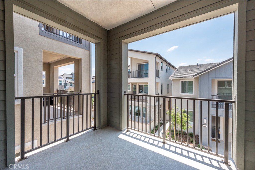 136 Seep Irvine, CA 92618 - Photo 16 of 32