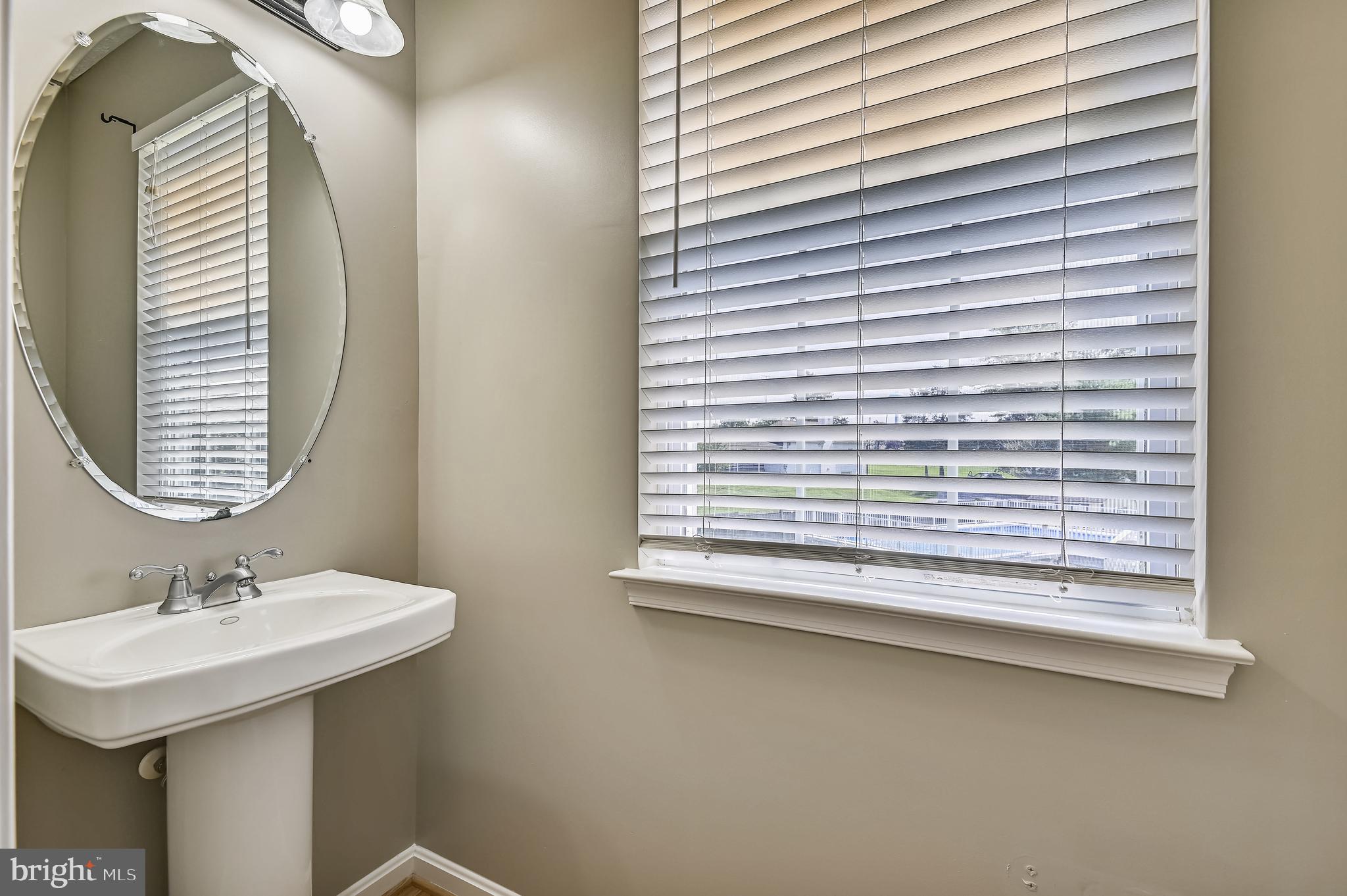 12 Monocacy Circle Taneytown, MD 21787 - Photo 21 of 52 First-floor powder room