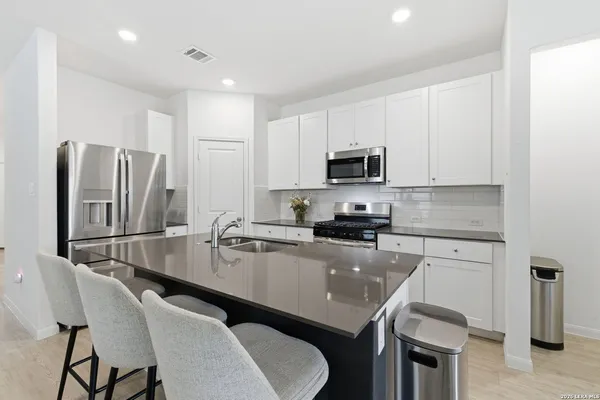 $379,900 | 6067 Draw, Bulverde, TX 78163