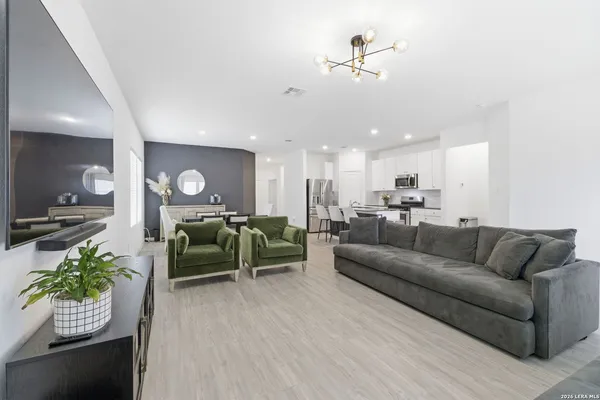 $379,900 | 6067 Draw, Bulverde, TX 78163