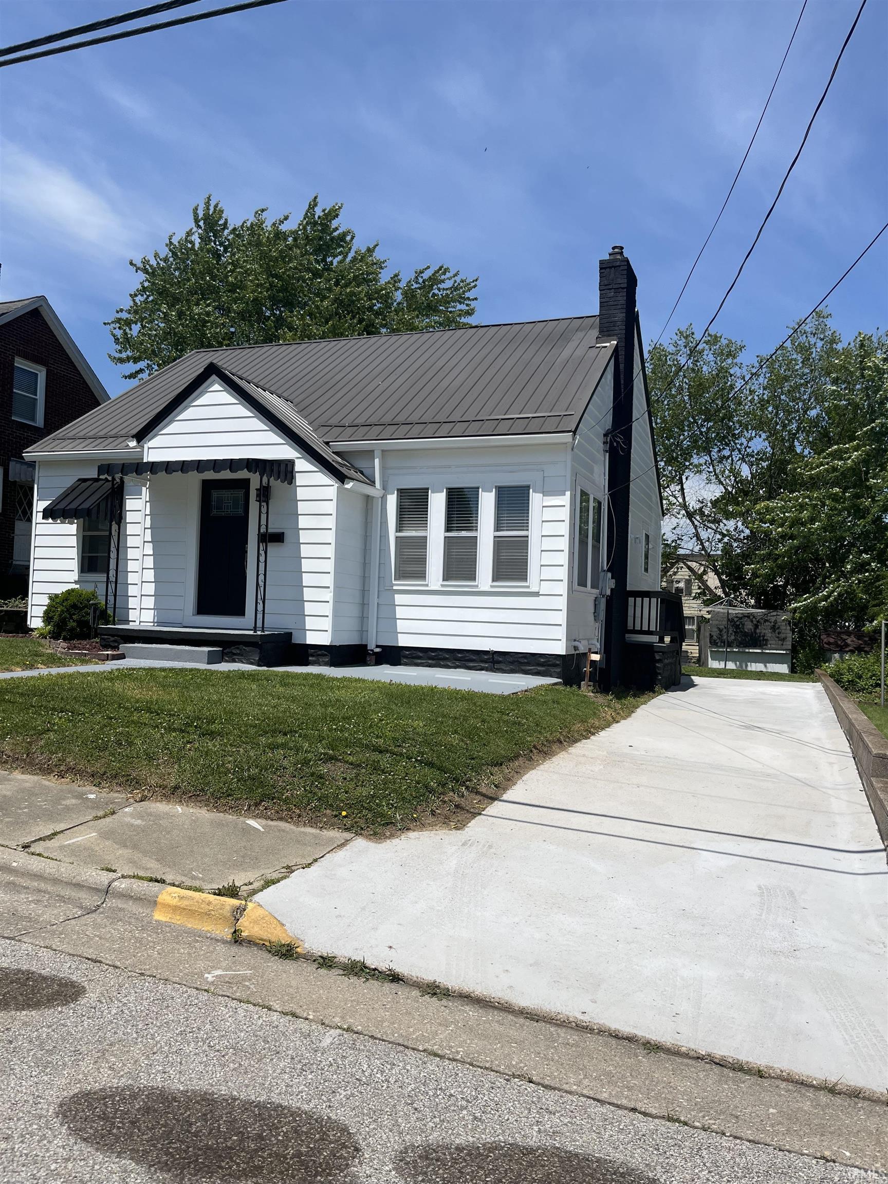 326 East 9th Street Jasper, IN 47546 - Photo 2 of 26