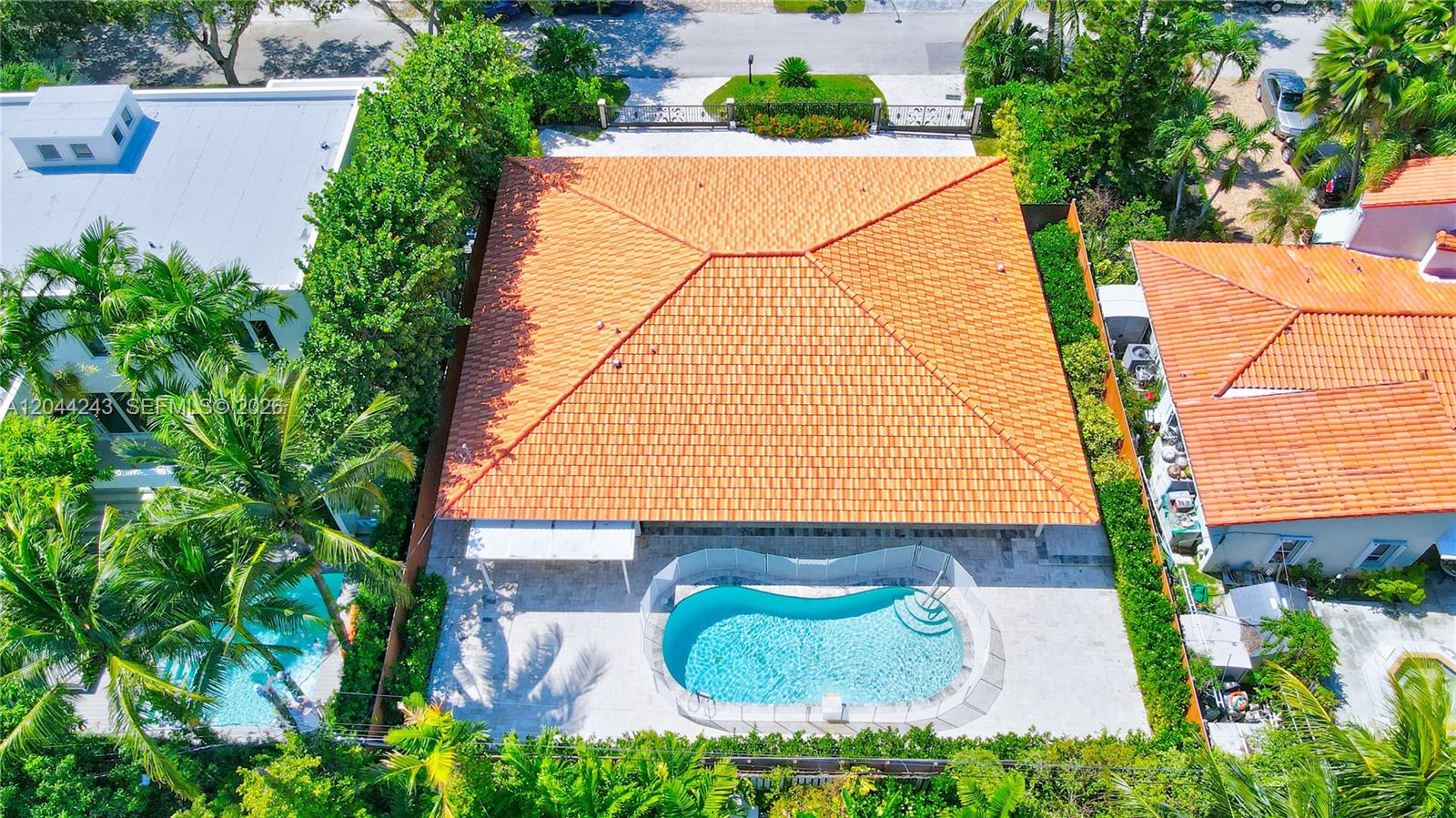 773 Woodcrest Road Key Biscayne, FL 33149 - Photo 4 of 42