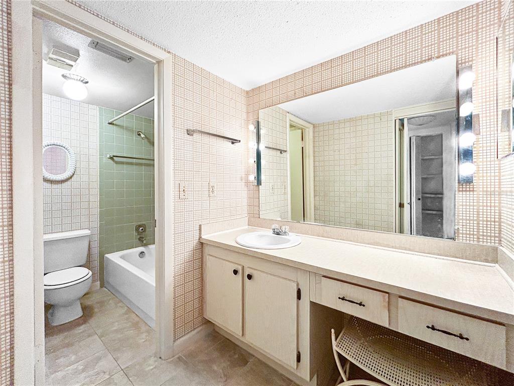 11485 Oakhurst Road, Unit A102 Largo, FL 33774 - Photo 16 of 29