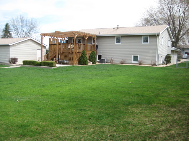 137 South Anderson Road New Lenox, IL 60451 - Photo 24 of 24 a view of a back yard of the house