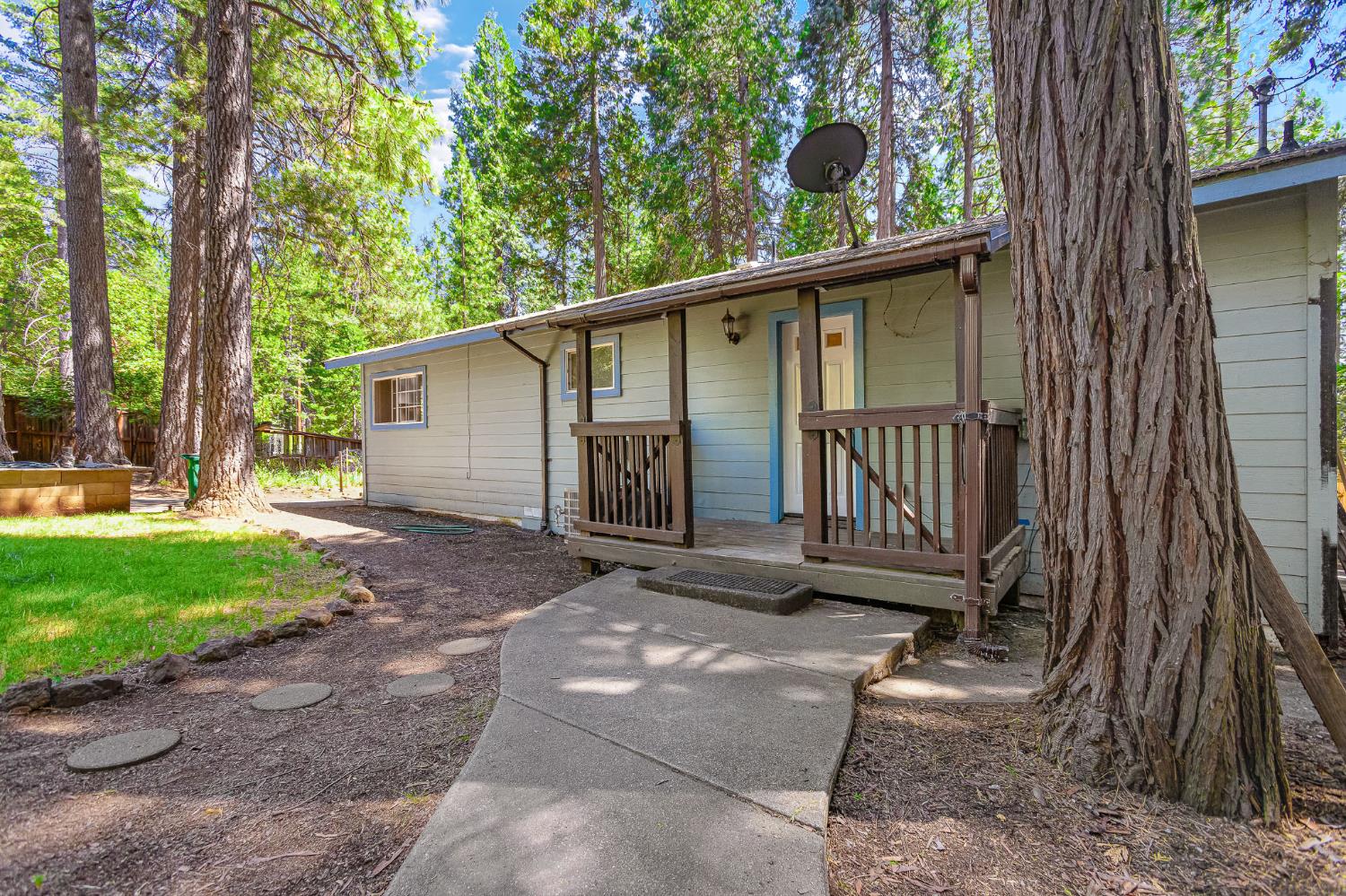 6148 Red Robin Road Placerville, CA 95667 - Photo 4 of 34