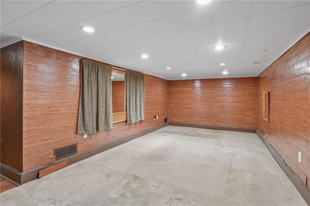 230 West Fulton Street Butler, PA 16001 - Photo 28 of 40 a view of an empty room