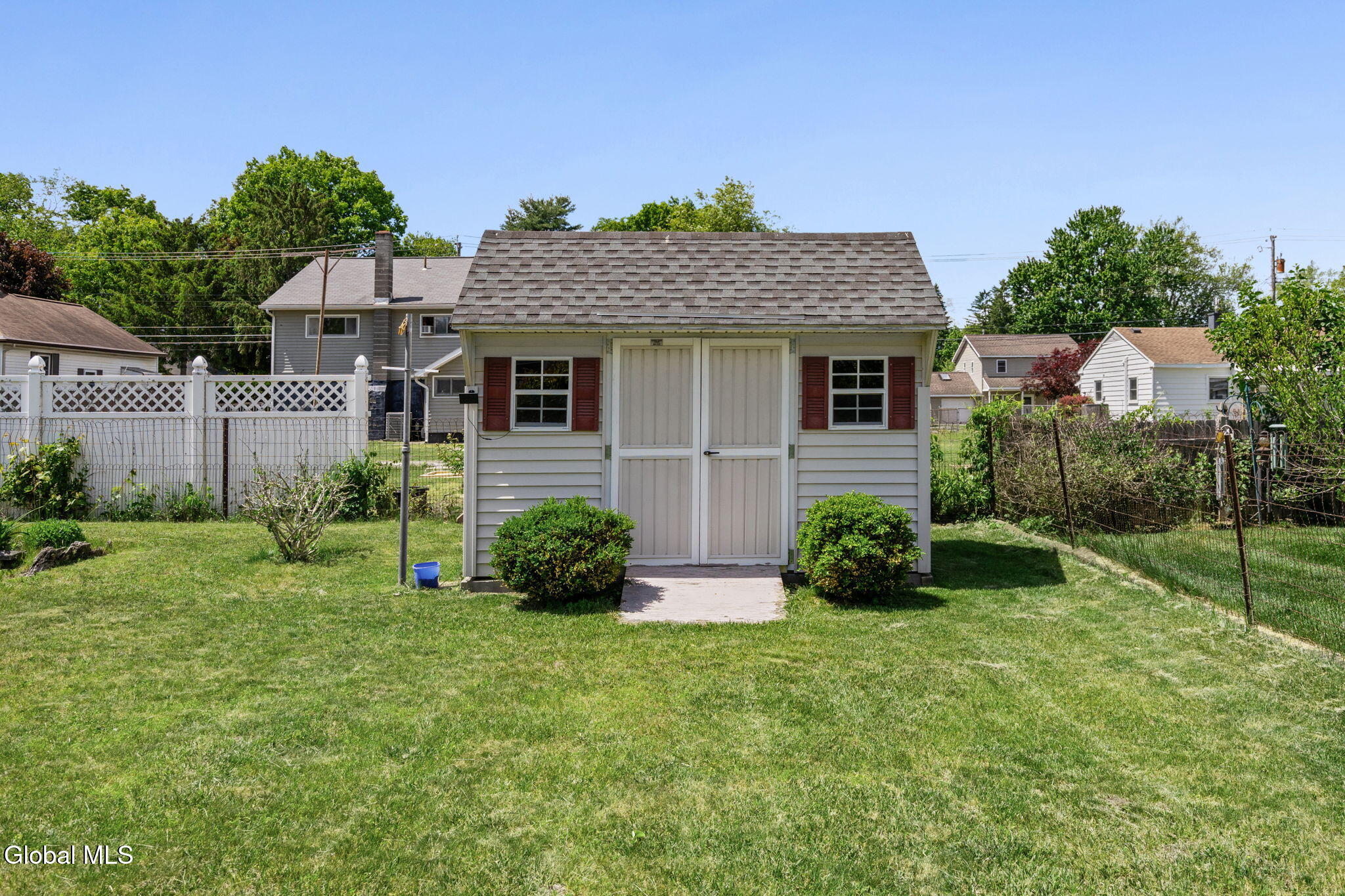 327 Manchester Road Schenectady, NY 12304 - Photo 15 of 16 3-web-or-mls-327-manchester-rd