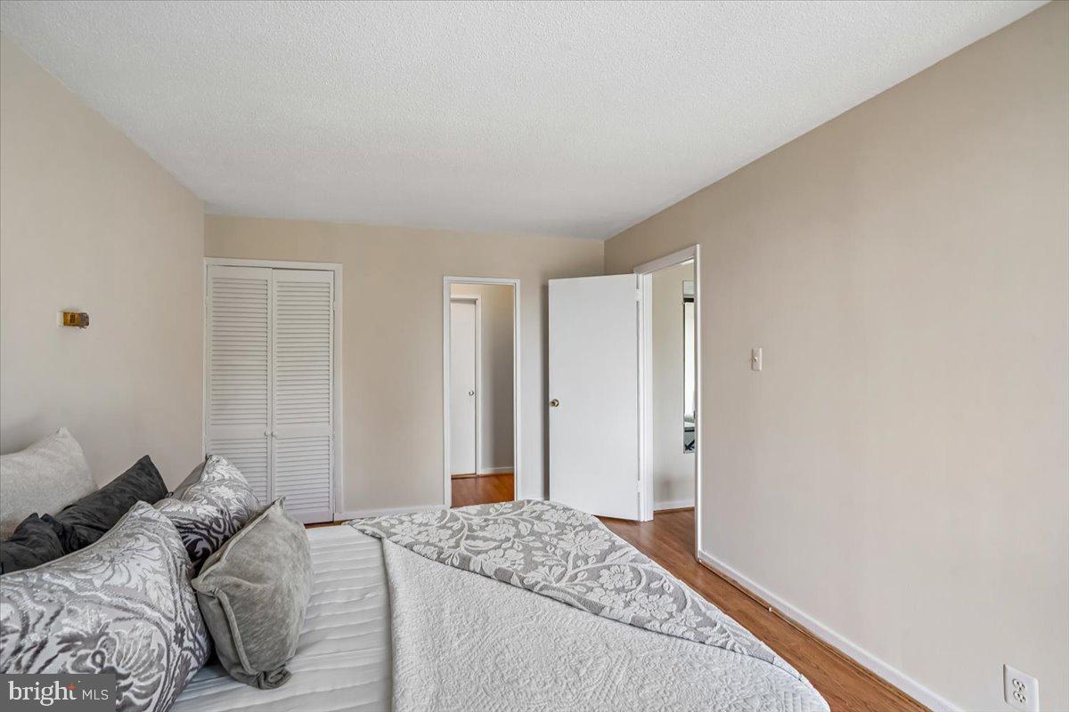 1250 4th Street Southwest, Unit W113 Washington, DC 20024 - Photo 4 of 70 Lots of space