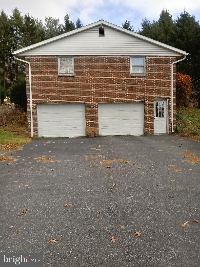 672 Chimney Rock Road Hellam, PA 17406 - Photo 3 of 6 Gallery Image 3
