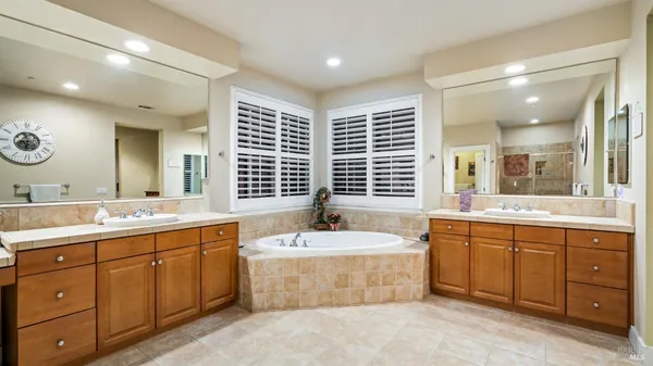 $999,000 | 112 Zinfandel Court, Cloverdale, CA 95425