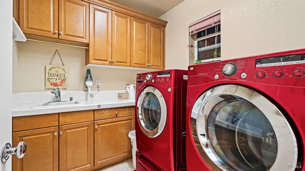 $999,000 | 112 Zinfandel Court, Cloverdale, CA 95425