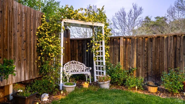 $999,000 | 112 Zinfandel Court, Cloverdale, CA 95425