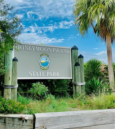 $329,000 | 1460 Mahogany Lane, Palm Harbor, FL 34683