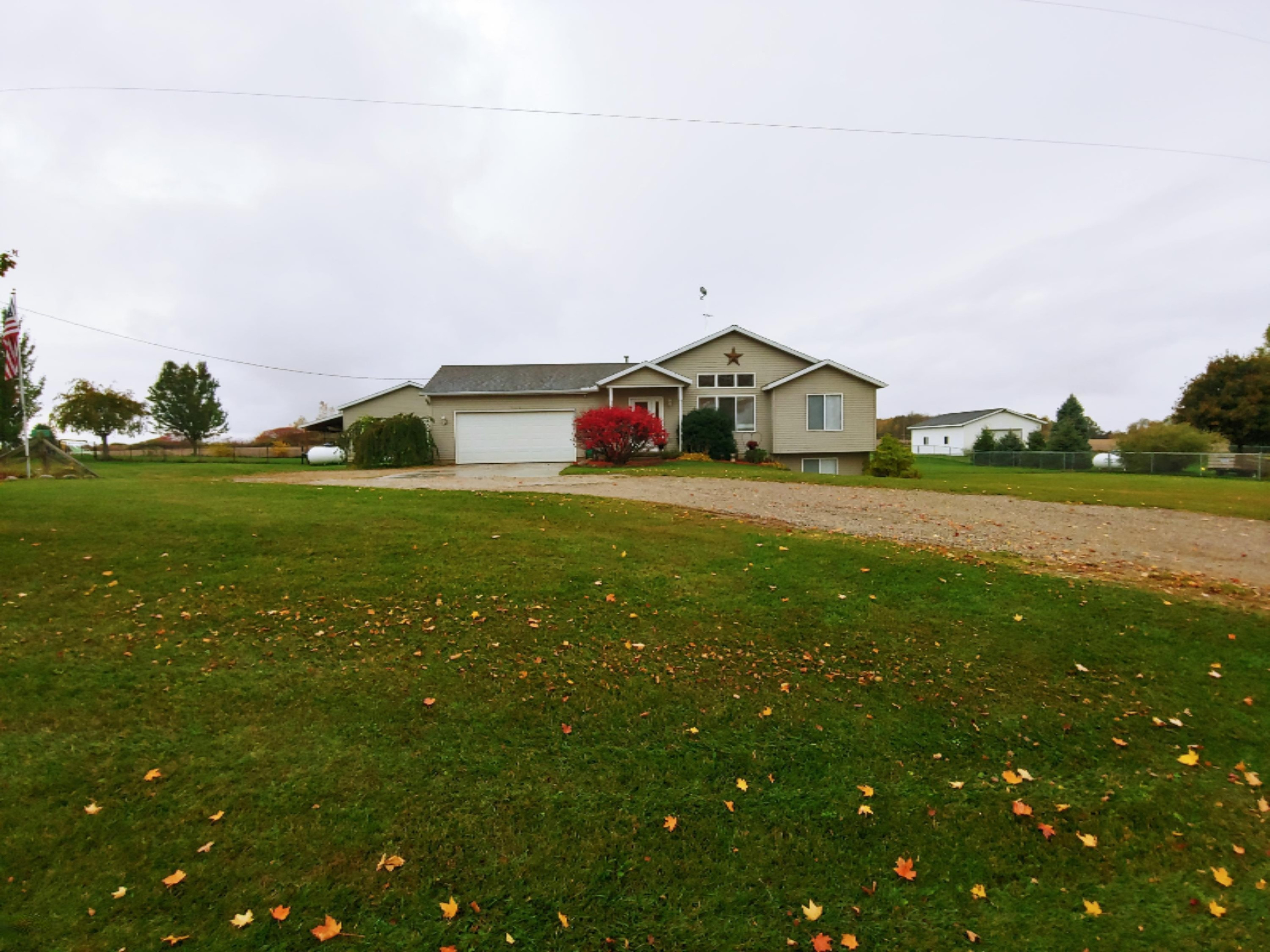 10245 Portland Road Clarksville, MI 48815 - Photo 3 of 38 1018201358a_HDR