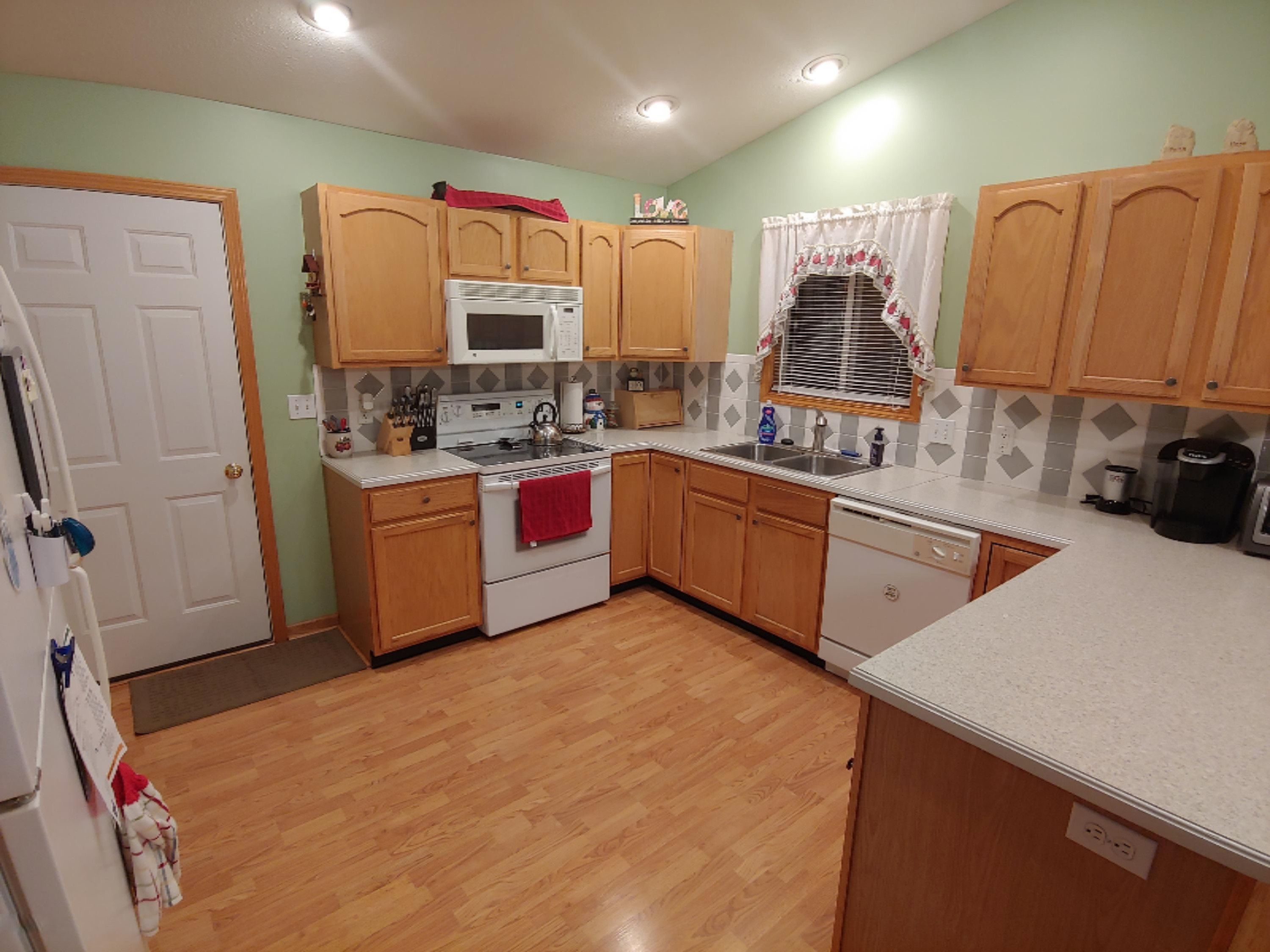 10245 Portland Road Clarksville, MI 48815 - Photo 7 of 38 20201010_221310