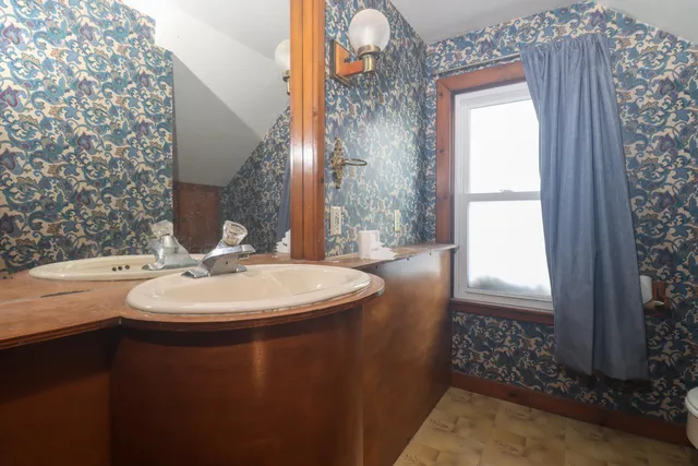 $175,000 | 2028 Carter Street, Racine, WI 53402