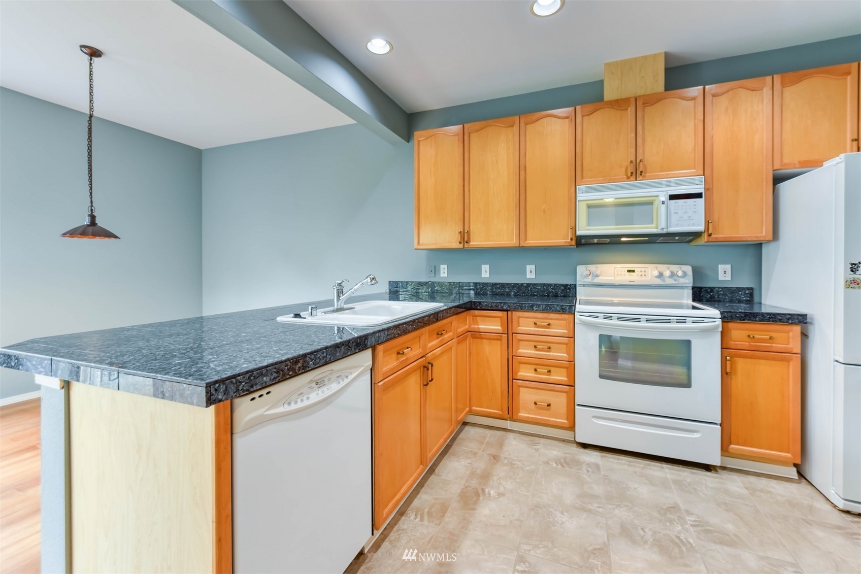 10909 Avondale Road Northeast, Unit C110 Redmond, WA 98052 - Photo 4 of 17 Gallery Image 4