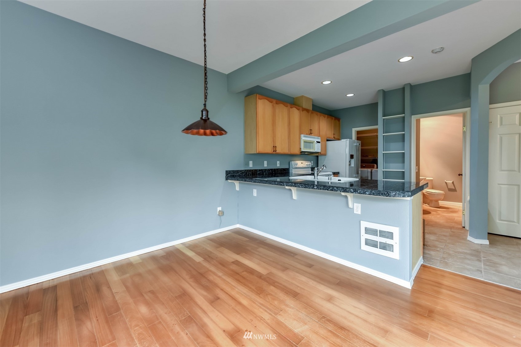 10909 Avondale Road Northeast, Unit C110 Redmond, WA 98052 - Photo 6 of 17 Gallery Image 6
