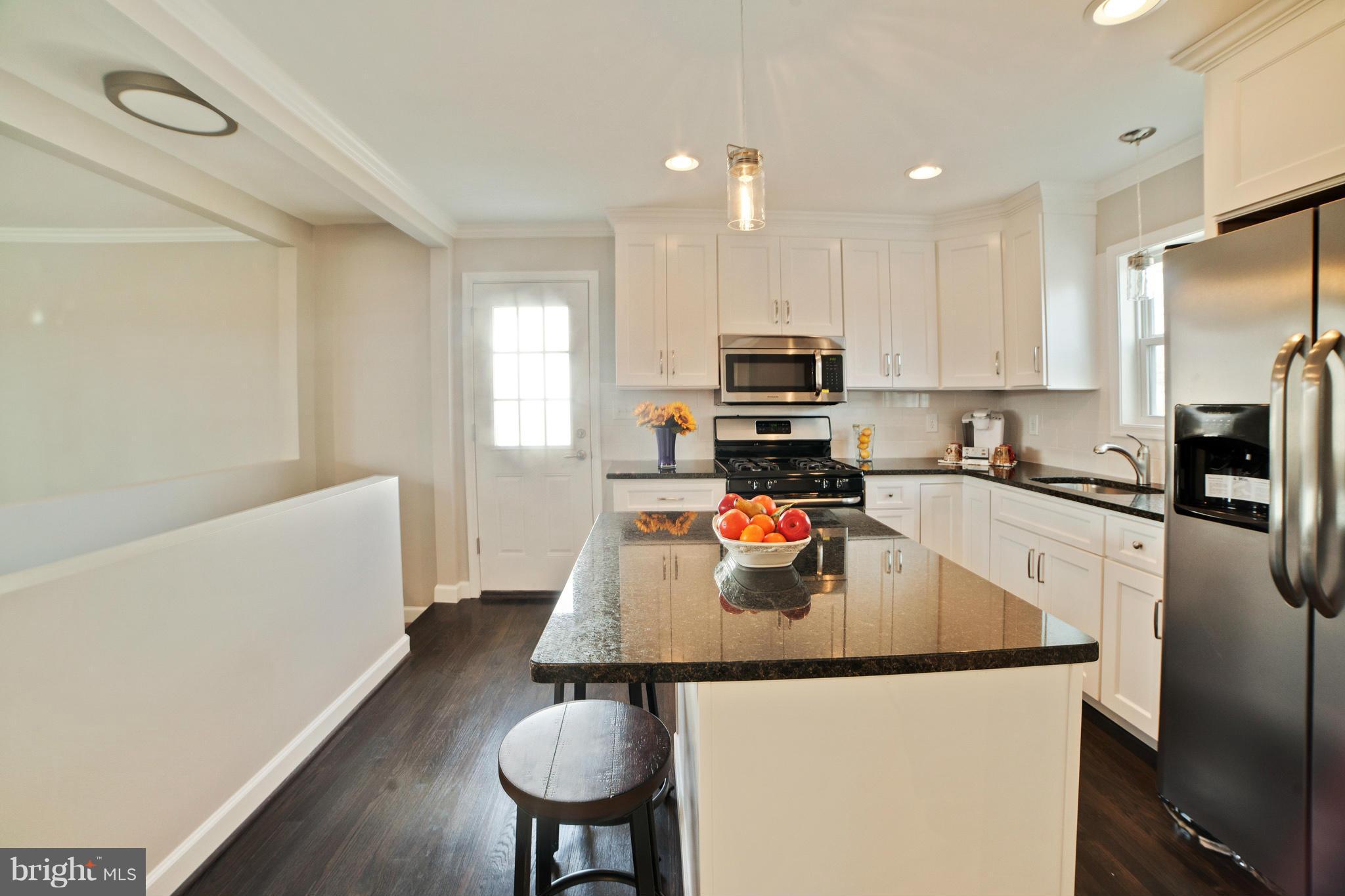 114 Club Road Pasadena, MD 21122 - Photo 9 of 30 Kitchen