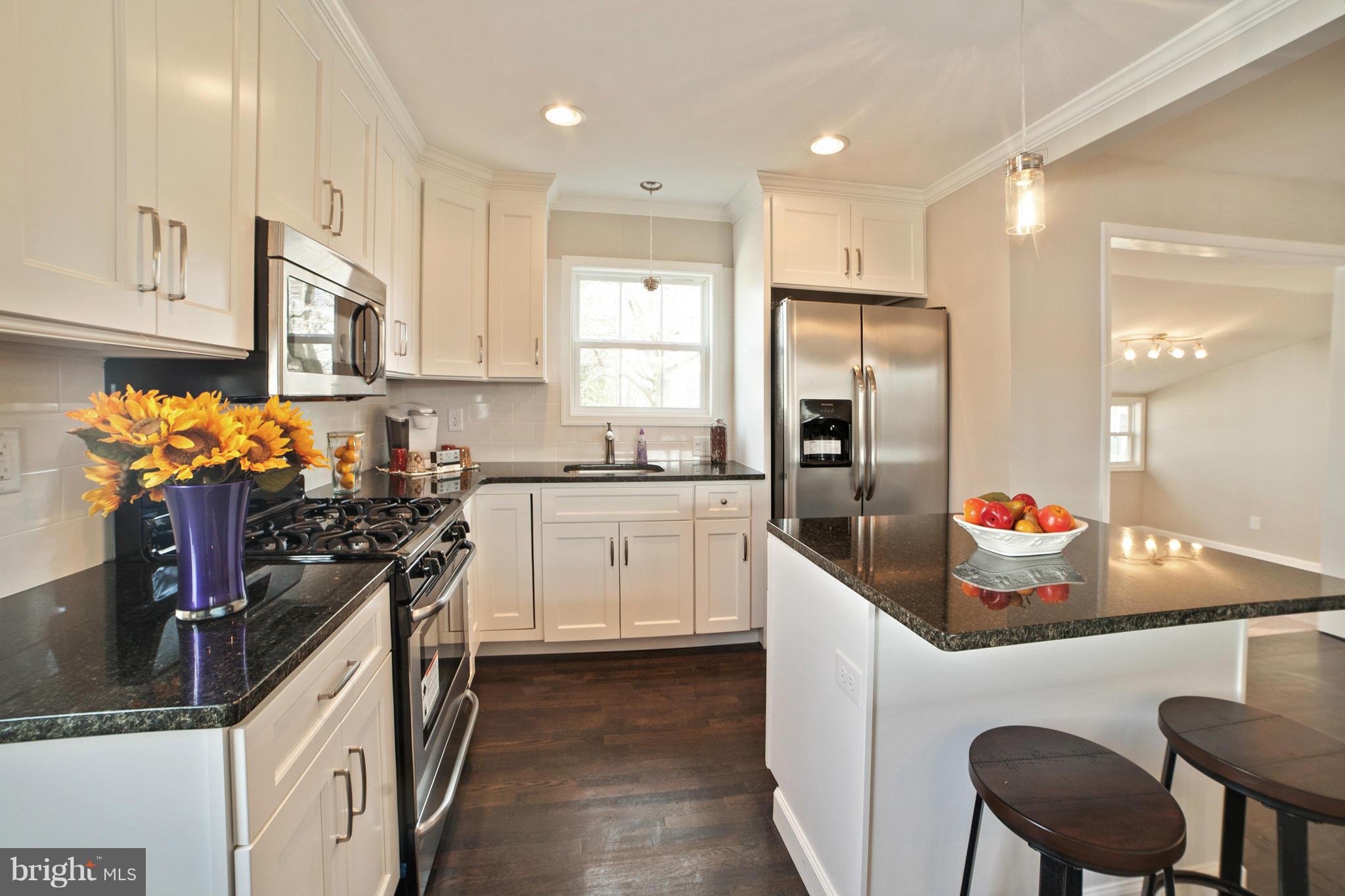114 Club Road Pasadena, MD 21122 - Photo 10 of 30 Kitchen